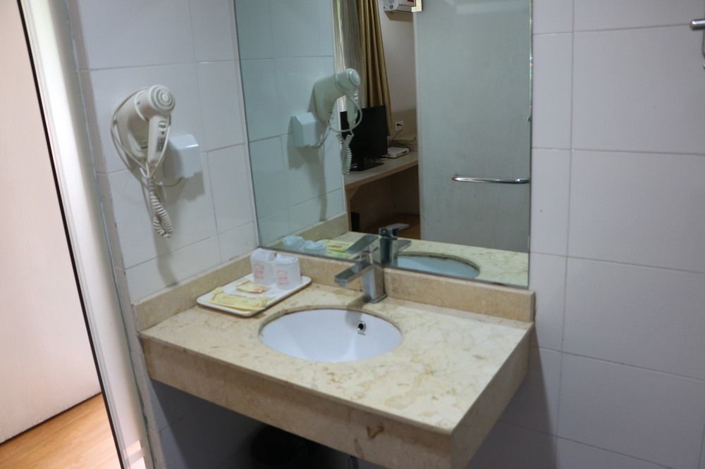 Yixin Business Hotel Guangzhou Eksteriør bilde