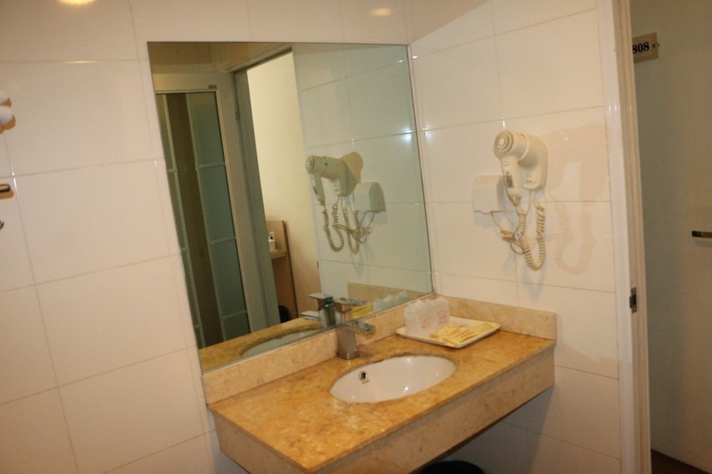 Yixin Business Hotel Guangzhou Eksteriør bilde